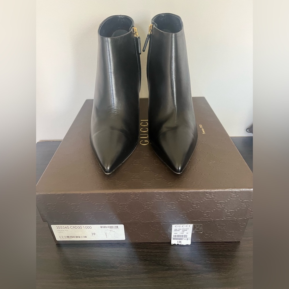 Gucci Black leather stiletto booties